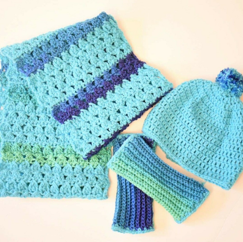Crocheted Scarf, Hat, and Handwarmmers set